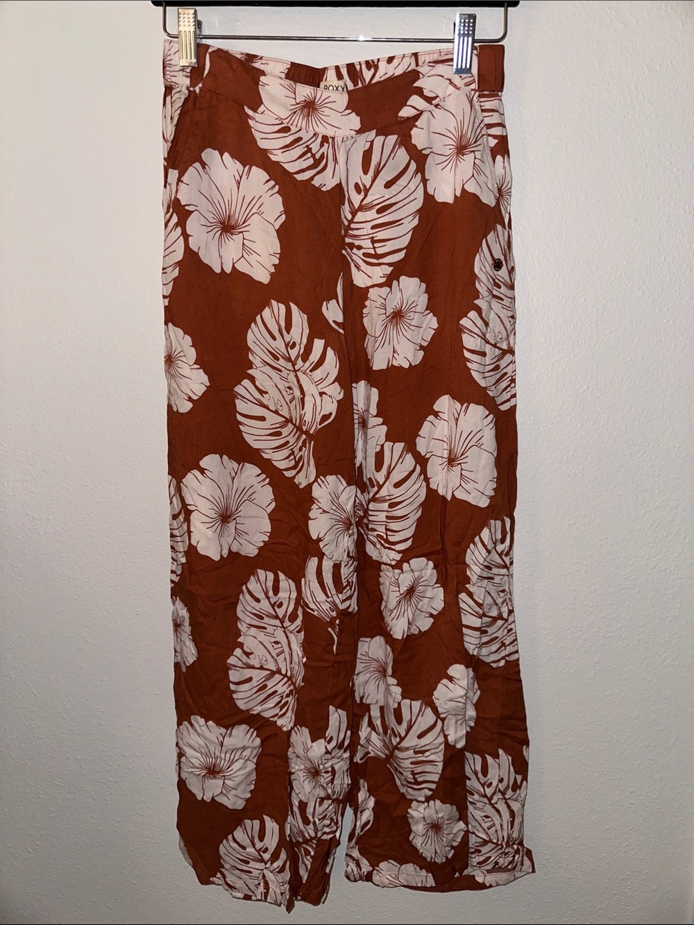 Roxy Rust Colored Pants with White Tropical Print